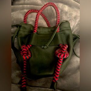 Brand new Mecha Mendez “Irupe Mini Hypnotic” in forest green